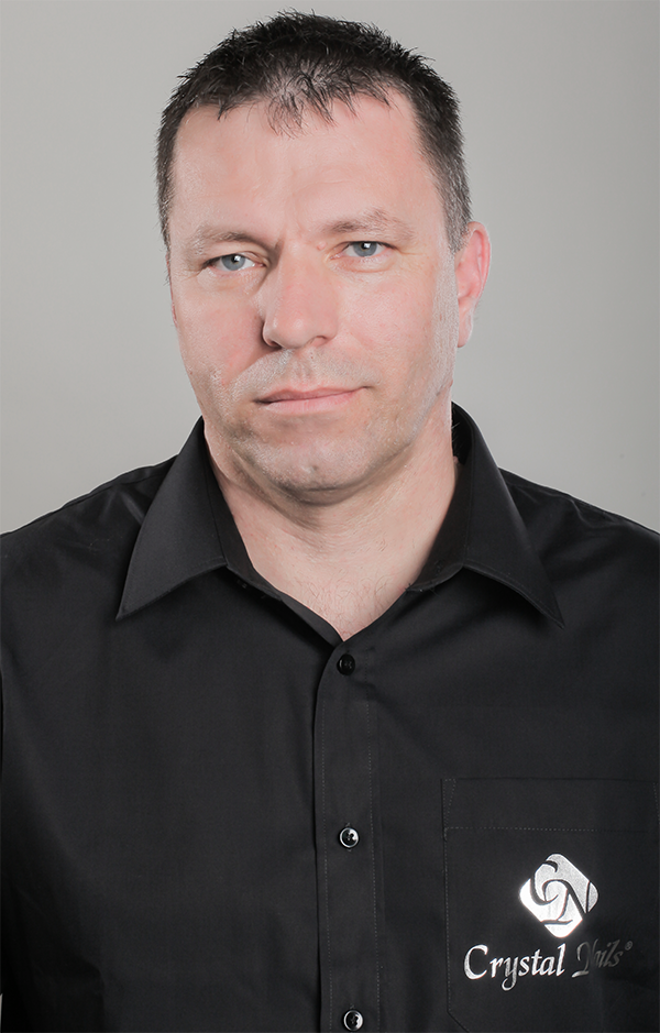 Kovács Róbert - Körömfutár